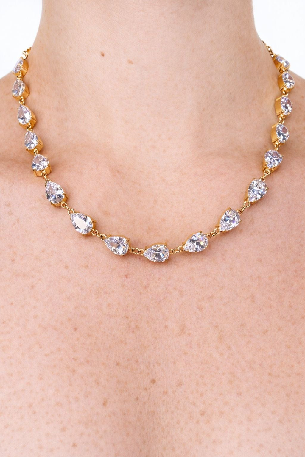 Girocollo goccia in acciaio