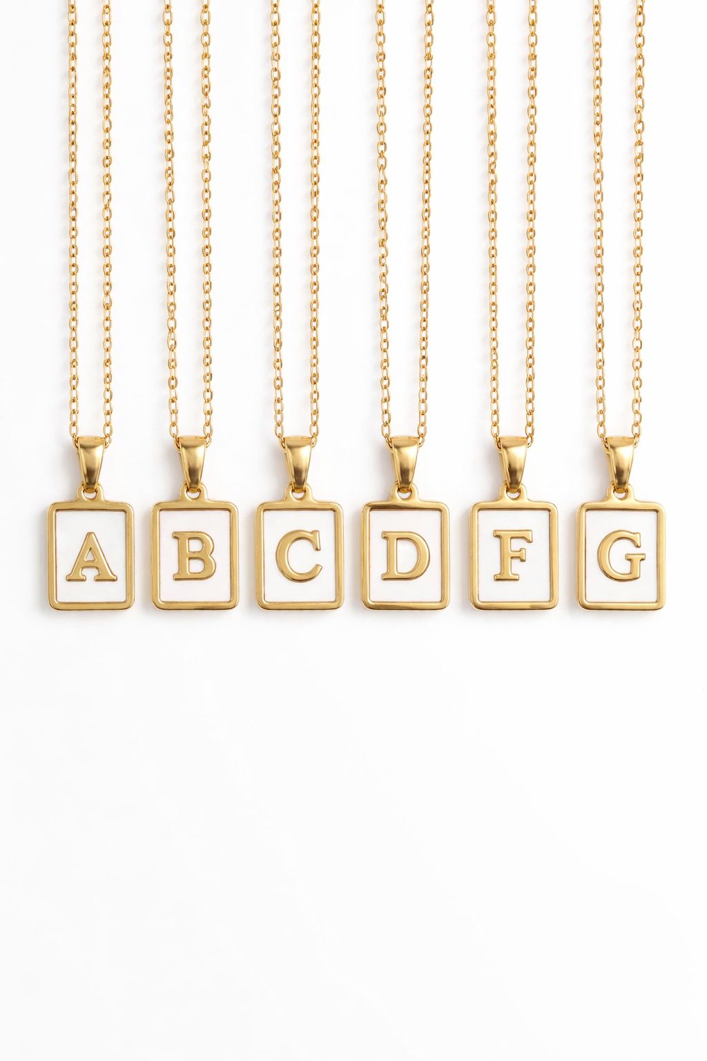 Collana Targhetta Iniziale in acciaio con effetto Madreperla