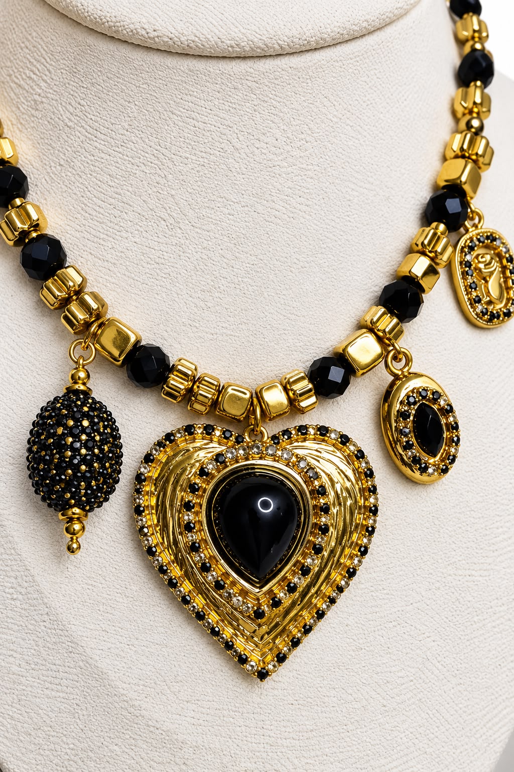 Collana Victoria charm in acciaio